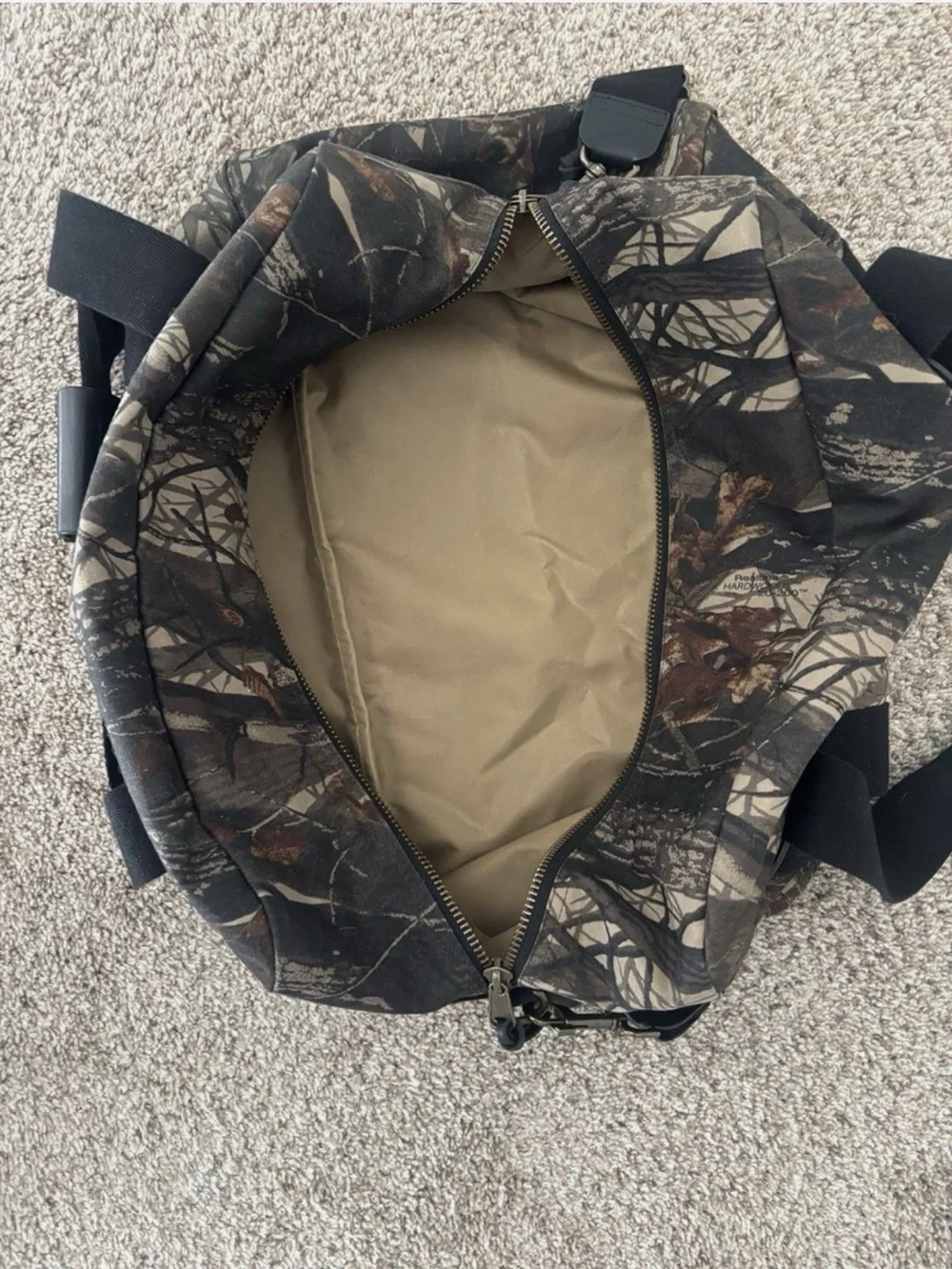 Filson Medium Tin Cloth Duffle Bag in Realtree® Hardwoods® camouflage